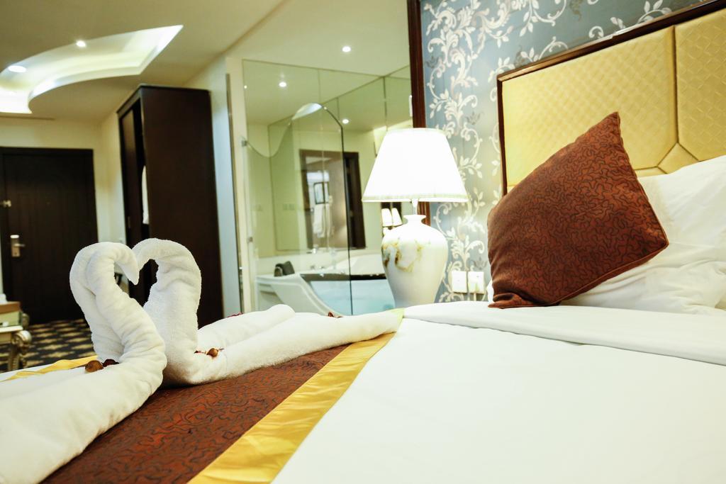 Rest Night Serviced Apartments- Alhamra Riade Exterior foto Deluxe Room