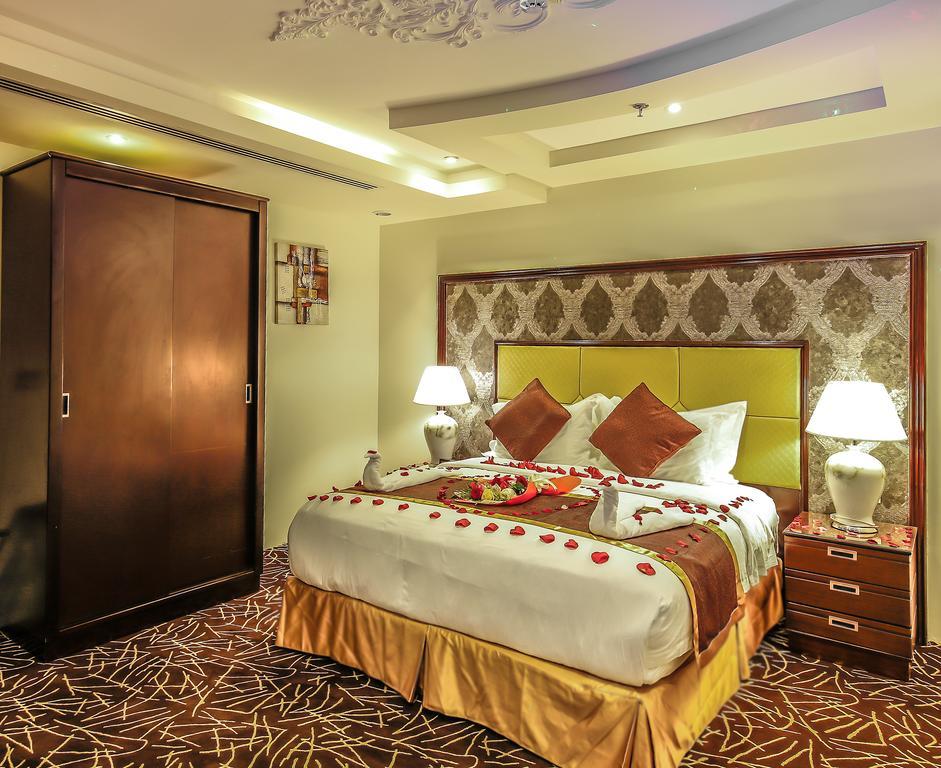 Rest Night Serviced Apartments- Alhamra Riade Exterior foto A bedroom at the hotel
